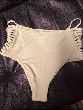 l*space  Bikini Bottoms with Strappy Sides